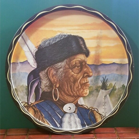 Vintage Native American Indian Metal Cocktail Serving Tray 11" Diameter - Picture 1 of 4